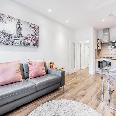 Bright & Modern 2-Bed Notting Hill Apartment 런던 외부 사진