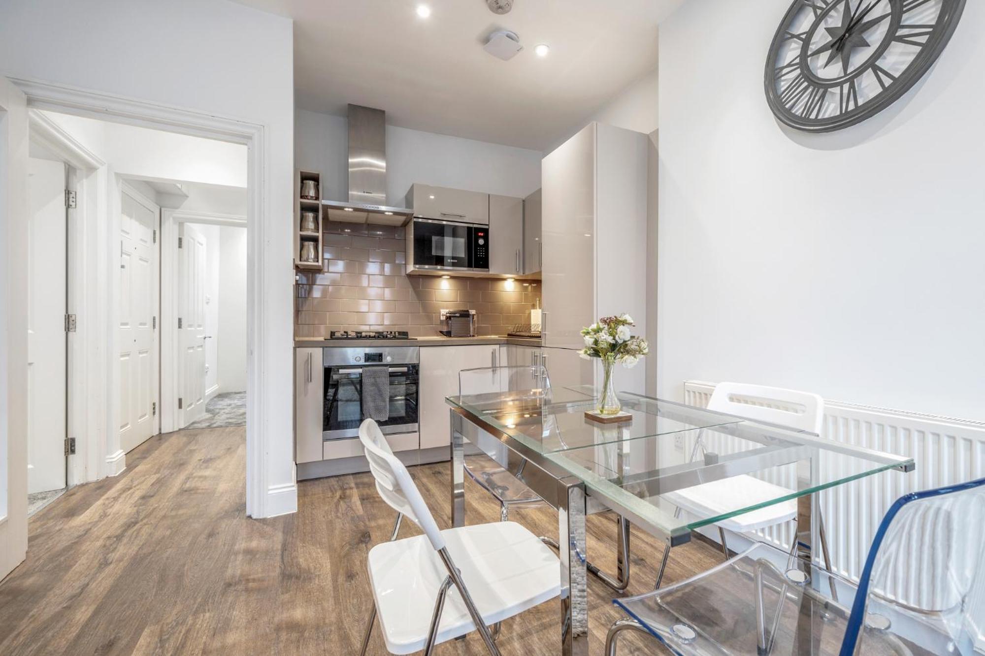 Bright & Modern 2-Bed Notting Hill Apartment 런던 외부 사진