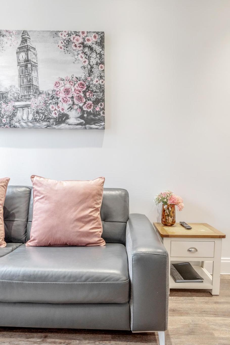 Bright & Modern 2-Bed Notting Hill Apartment 런던 외부 사진