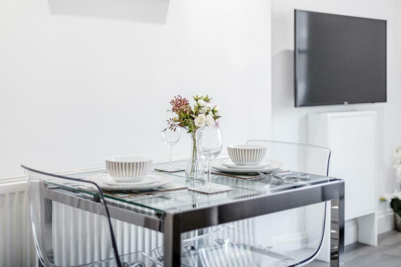 Bright & Modern 2-Bed Notting Hill Apartment 런던 외부 사진