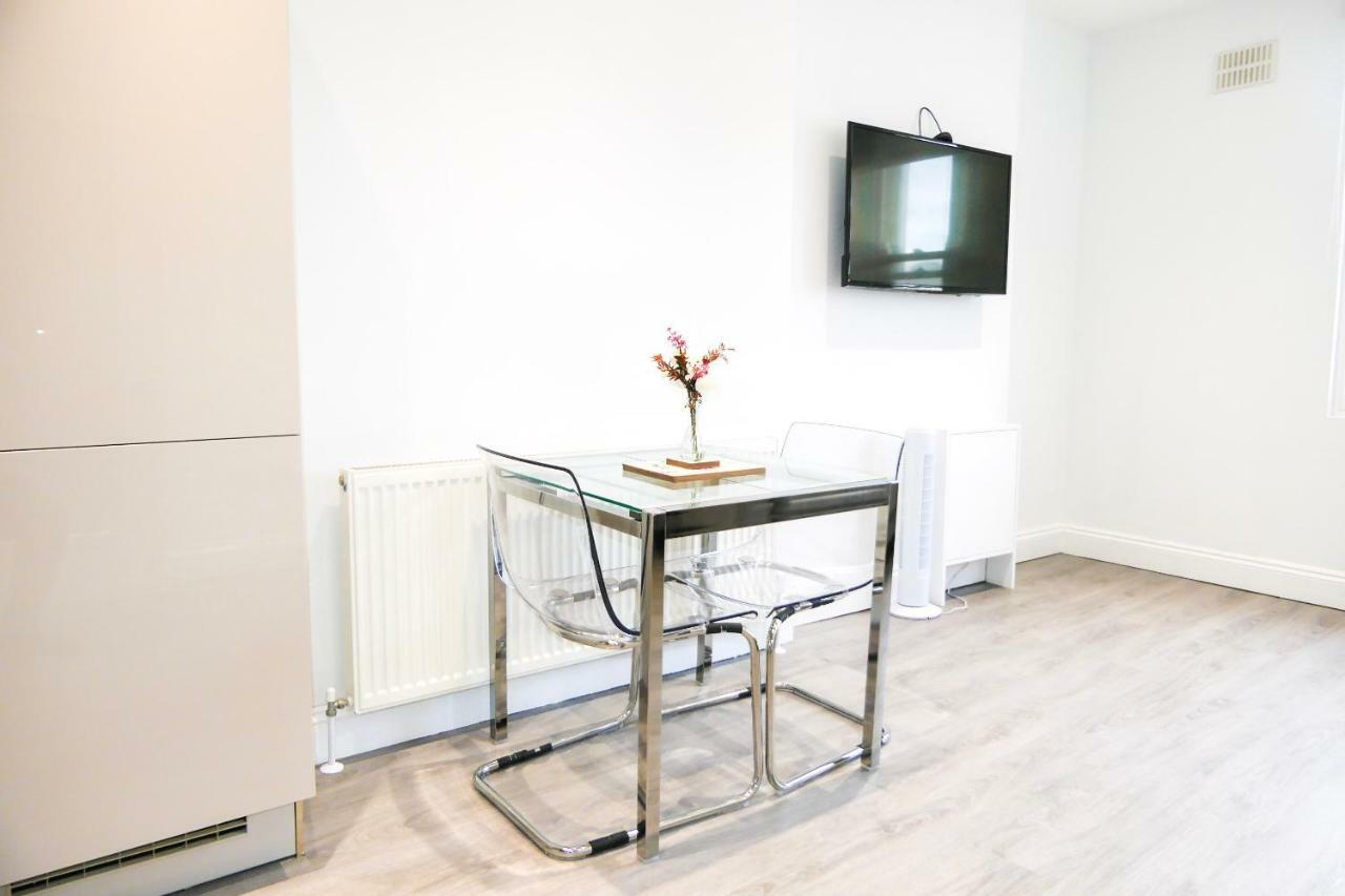 Bright & Modern 2-Bed Notting Hill Apartment 런던 외부 사진