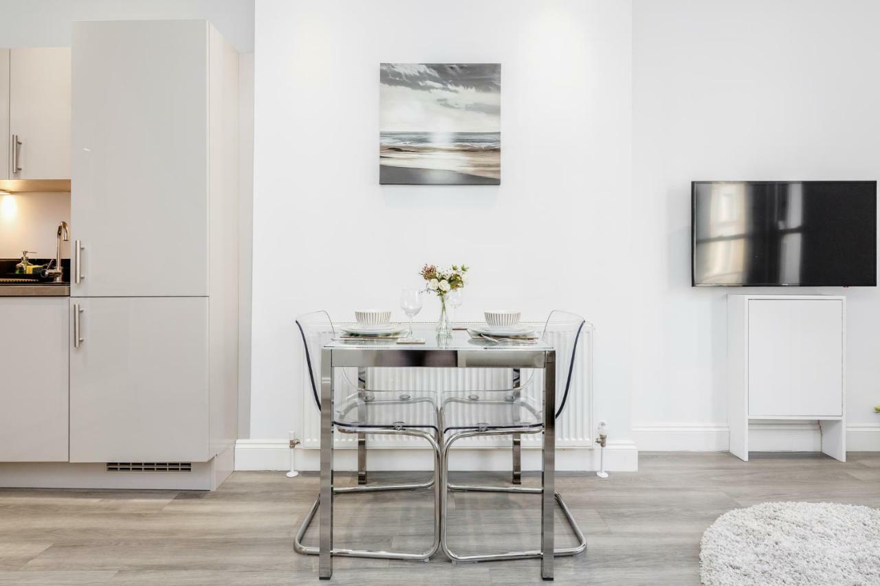 Bright & Modern 2-Bed Notting Hill Apartment 런던 외부 사진