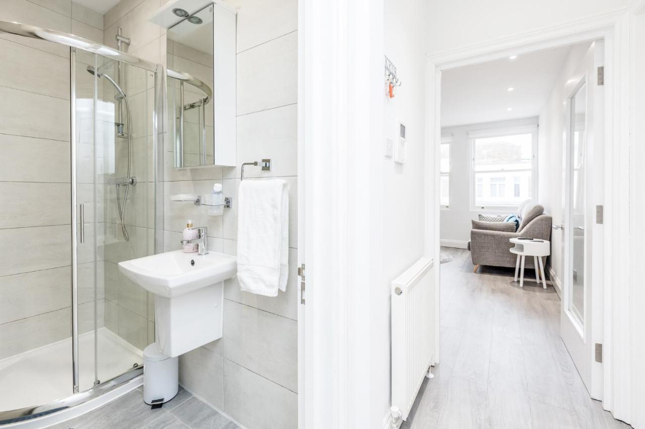 Bright & Modern 2-Bed Notting Hill Apartment 런던 외부 사진