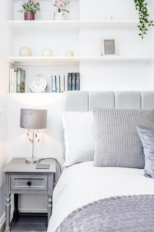 Bright & Modern 2-Bed Notting Hill Apartment 런던 외부 사진
